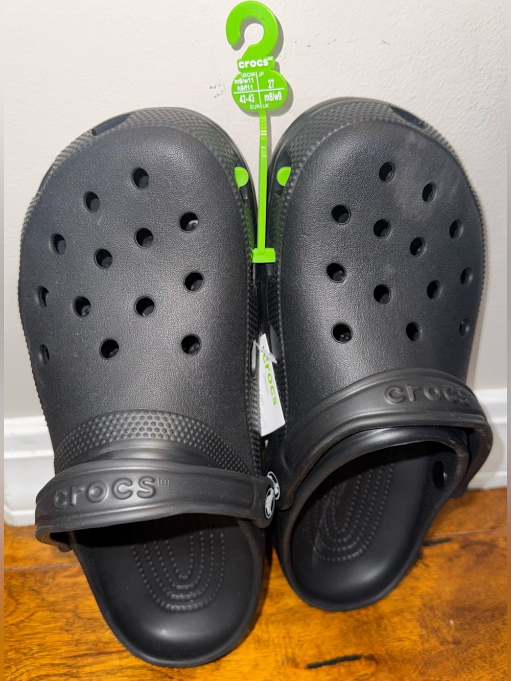 CROCS Classic Clog in Black